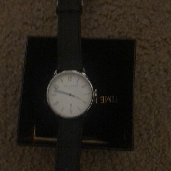 Watch - Picture 3 of 3